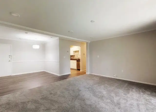 Photo of 528 Smithfield Rd, North Providence, RI 02904