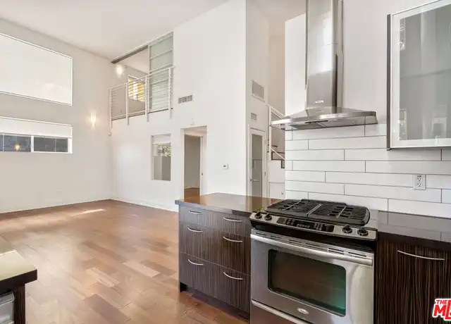 Property at 600 S Ridgeley Dr #101, Los Angeles, CA, 90036, 2 beds, 2.5 baths, [object Object]