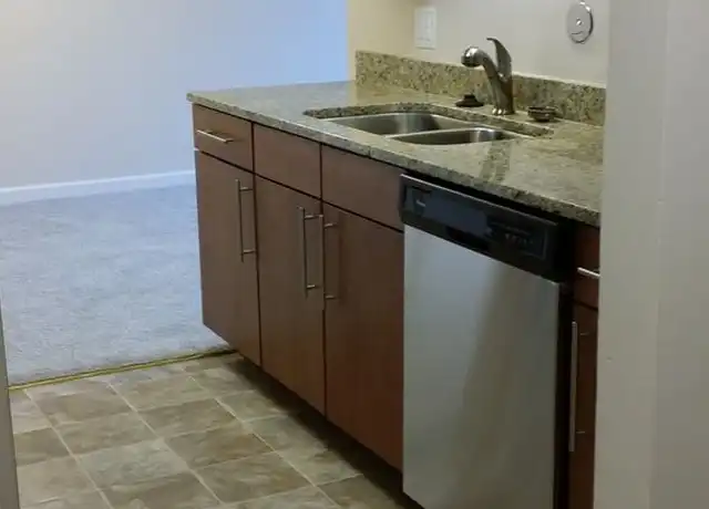 Property at 535 S 37th St Unit 301, Omaha, NE, 68105, 1 bed, 1 bath, [object Object]