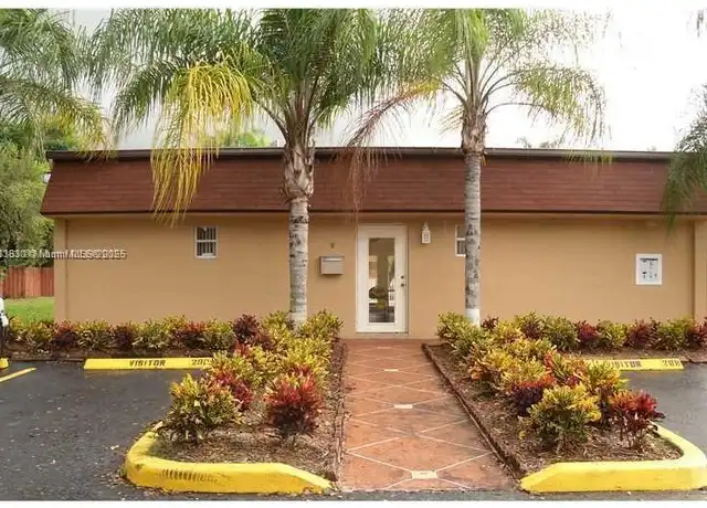 Property at 9970 SW 88th St Unit 914-9, Miami, FL, 33176, 2 beds, 1 bath, [object Object]