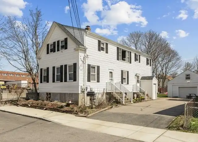 Property at 17 Easterbrooks Ave Unit 2, Bristol, RI, 02809, 2 beds, 1 bath, [object Object]