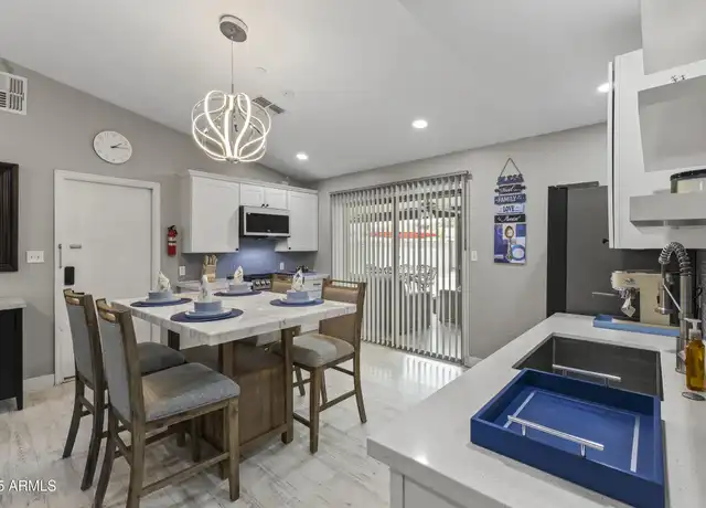 Property at 7942 E Moreland St, Scottsdale, AZ, 85257, 4 beds, 3 baths, [object Object]