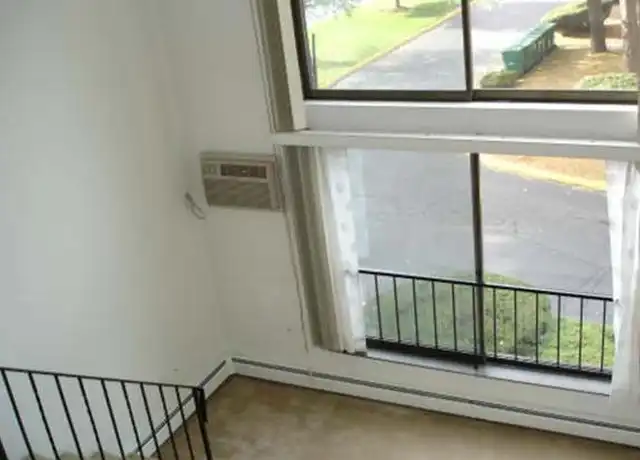 Property at 993 Massachusetts Ave, Arlington, MA, 02476, 1 bed, 2 baths, [object Object]