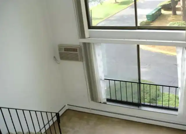 Property at 993 Massachusetts Ave, Arlington, MA, 02476, 1 bed, 2 baths, [object Object]