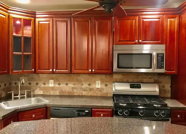 Property at 73-39 71st Pl Unit 2nd FL, Flushing, NY, 11385, 4 beds, 1 bath, [object Object]