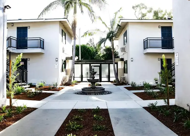 Photo of 111 N Fairway Ln, West Covina, CA 91791