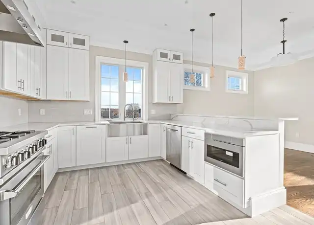 Property at 846 Main St Unit III, Winchester, MA, 01890, 3 beds, 2.5 baths, [object Object]