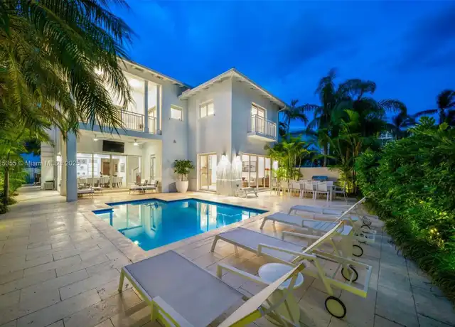 Property at 3 Turtle Walk, Key Biscayne, FL, 33149, 5 beds, 5.5 baths, [object Object]