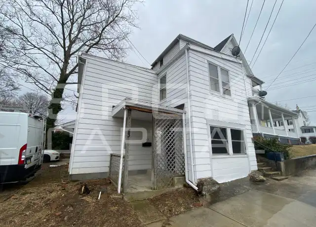 Property at 43 Philadelphia Ave, Waynesboro, PA, 17268, 1 bed, 1 bath, [object Object]