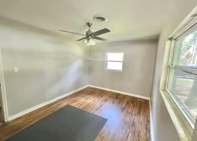 Property at 422 Fairbanks Dr, Tallahassee, FL, 32304, 4 beds, 2.5 baths, [object Object]