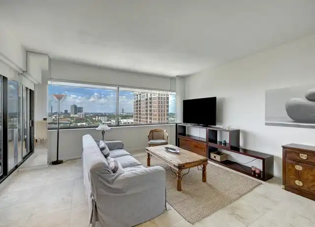 Property at 5000 Montrose Blvd Unit 17A, Houston, TX, 77006, 1 bed, 1 bath, [object Object]