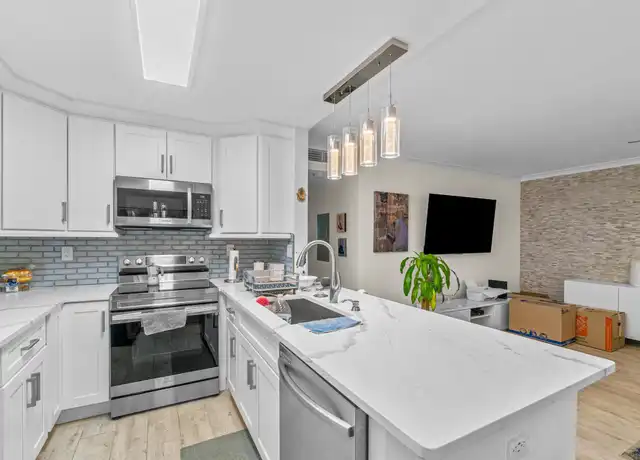 Property at 6 Burgundy a, Delray Beach, FL, 33484, 2 beds, 2 baths, [object Object]