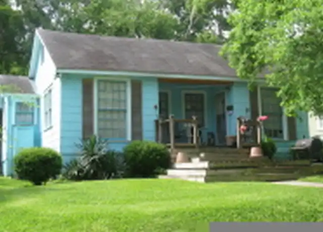 Property at 421 E Ridgeway St, Jackson, MS, 39206, 2 beds, 1 bath, [object Object]