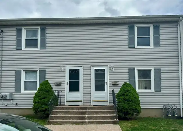 Property at 82 Maynard St, Pawtucket, RI, 02860, 2 beds, 1 bath, [object Object]