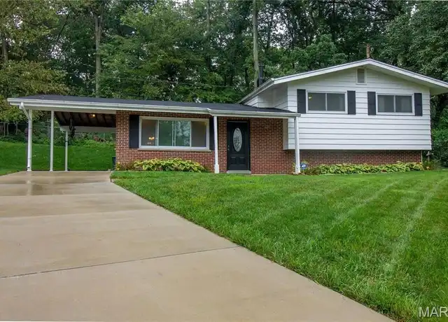 Property at 627 Hickory Hollow Ln, Saint Louis, MO, 63122, 3 beds, 2.5 baths, [object Object]