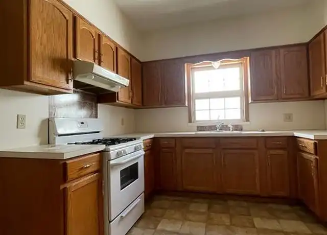 Property at 301 N 12th St Unit 2L, Newark, NJ, 07107, 2 beds, 1 bath, [object Object]