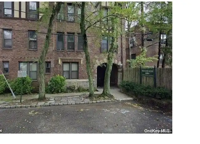 Property at 1 Hillside Ave Unit 2D, Great Neck, NY, 11021, 1 bed, 1 bath, [object Object]