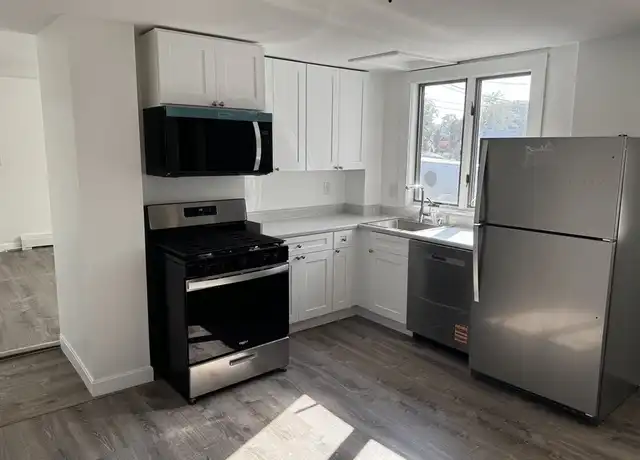Property at 56 Bates Ave Unit 56, Quincy, MA, 02169, 3 beds, 1.5 baths, [object Object]
