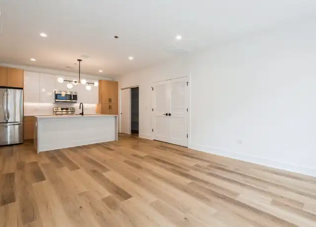 Property at 1435 W Fillmore St Unit 304, Chicago, IL, 60607, 1 bed, 1 bath, [object Object]
