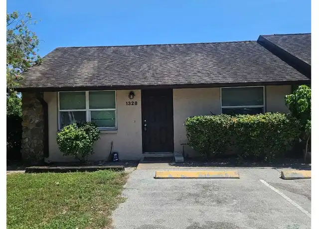 Property at 1328 54th Ave E, Bradenton, FL, 34203, 2 beds, 1 bath, [object Object]