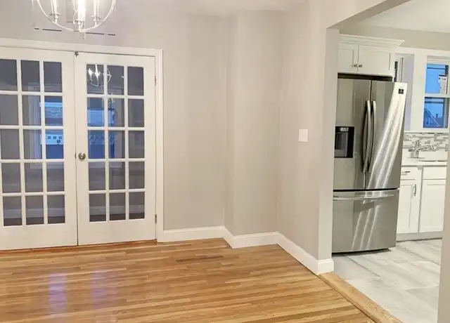 Property at 10 Bessom St Unit 2, Lynn, MA, 01902, 5 beds, 2 baths, [object Object]