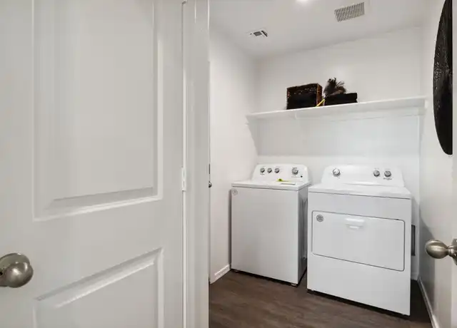 Property at 1560 E Drayman Dr, Casa Grande, AZ, 85122, 3 beds, 2 baths, [object Object]