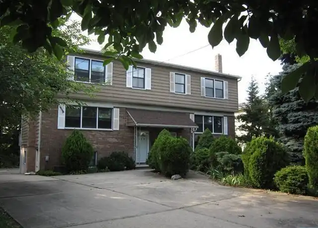 Property at 7 S Farview Ave Unit A, Paramus, NJ, 07652, 4 beds, 3.5 baths, [object Object]