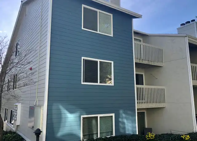 Property at 9494 Redmond Woodinville Rd NE, Redmond, WA, 98052, 2 beds, 1 bath, [object Object]