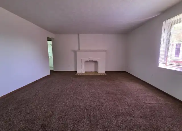 Property at 1845 Emerson Ave Unit B6, Dayton, OH, 45406, 1 bed, 1 bath, [object Object]
