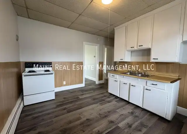 Property at 172 College Ave Unit 2, Waterville, ME, 04901, 2 beds, 1 bath, [object Object]