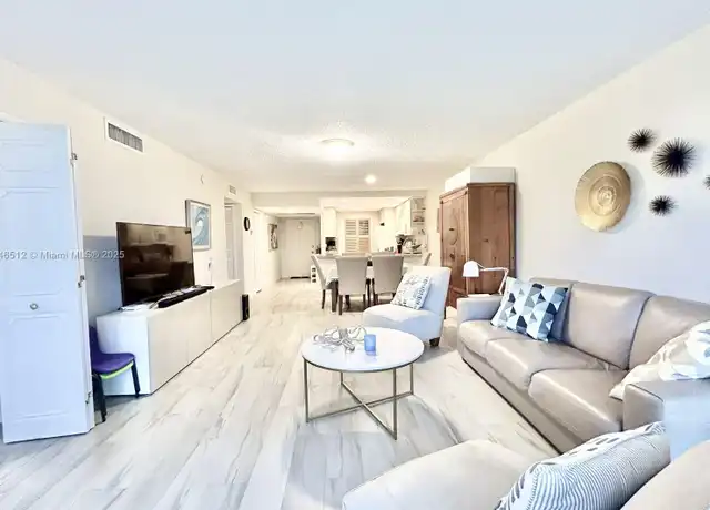 Property at 3800 Oaks Clubhouse Dr #311, Pompano Beach, FL, 33069, 2 beds, 2 baths, [object Object]