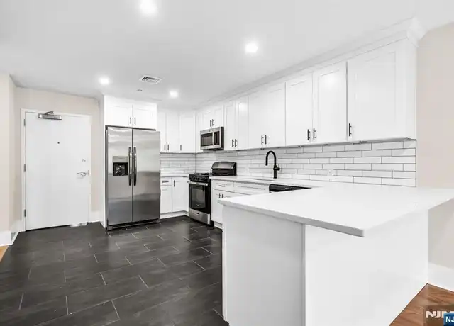 Property at 162 Closter Dock Rd Unit A, Closter, NJ, 07624, 1 bed, 1 bath, [object Object]