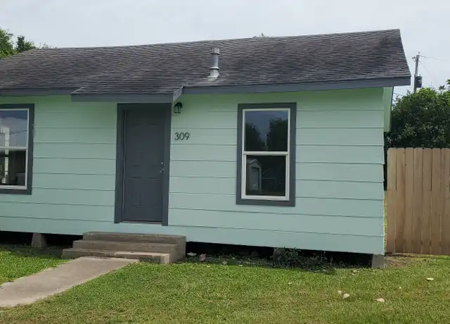 Property at 309 W Dallas Ave, Seadrift, TX, 77983, 2 beds, 1 bath, [object Object]