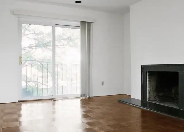 Property at 270 Shady Ave Unit 34, Pittsburgh, PA, 15206, 1 bed, 1 bath, [object Object]
