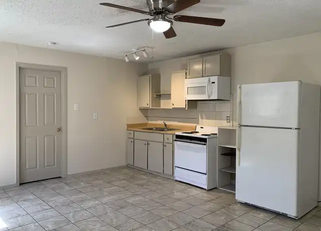 Property at 607 Barbe St Unit 4, San Antonio, TX, 78210, 1 bed, 1 bath, [object Object]