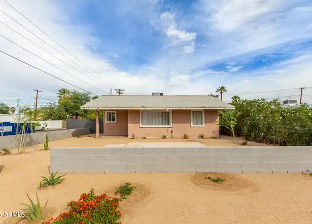 Property at 2102 E Oak St, Phoenix, AZ, 85006, 3 beds, 2 baths, [object Object]