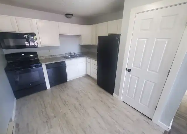 Property at 828 Gould St Unit 3, La Crosse, WI, 54603, 2 beds, 1 bath, [object Object]