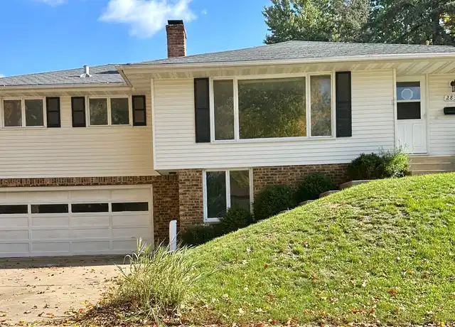 Property at 2836 17th Ave NW, Rochester, MN, 55901, 3 beds, 2 baths, [object Object]