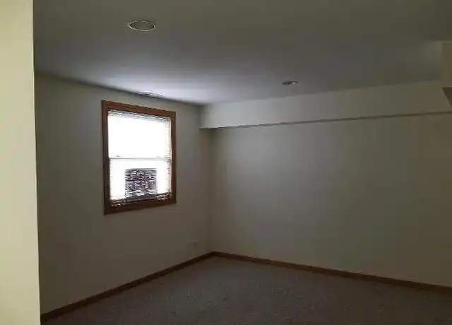 Property at 9 S Spring St, Elgin, IL, 60120, 1 bed, 1 bath, [object Object]