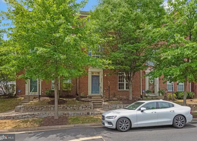 Property at 2303 Potomac Club Pkwy, Woodbridge, VA, 22191, 4 beds, 2.5 baths, [object Object]