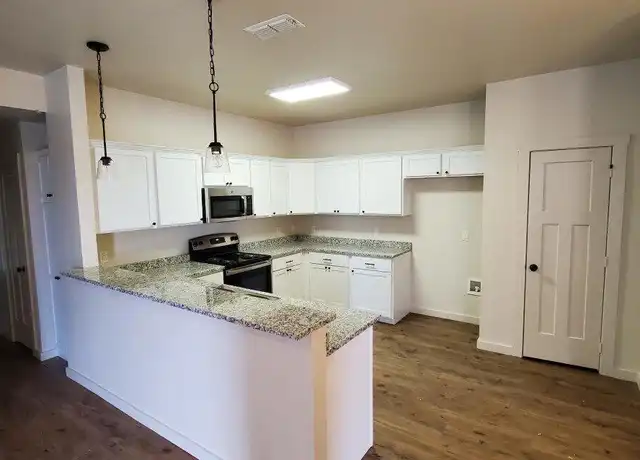Property at 5525 121st St, Lubbock, TX, 79424, 3 beds, 2 baths, [object Object]