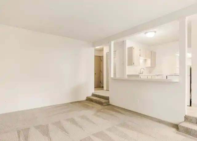 Property at 12520 SW Gem Ln Unit 102, Beaverton, OR, 97005, 1 bed, 1 bath, [object Object]