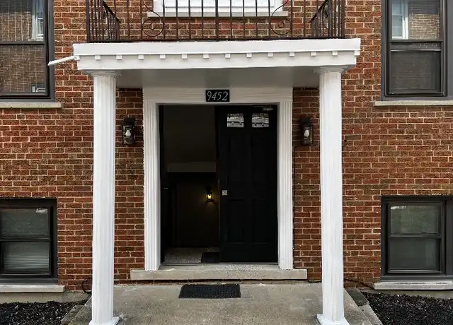 Property at 9452 Glenlake St Unit 3A, Rosemont, IL, 60018, 2 beds, 1 bath, [object Object]