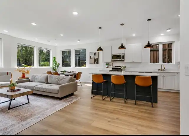 Property at 3310 Lyndale Ave S Unit 2, Minneapolis, MN, 55408, 4 beds, 2 baths, [object Object]