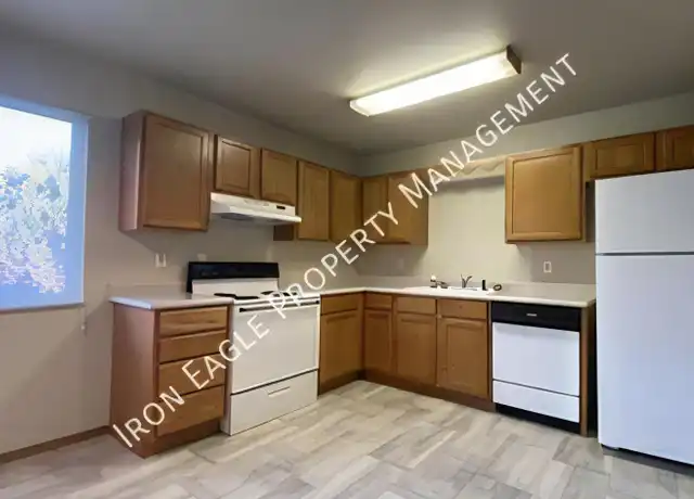 Property at 197 S Hawthorne Ave Unit B, Middleton, ID, 83644, 2 beds, 1 bath, [object Object]