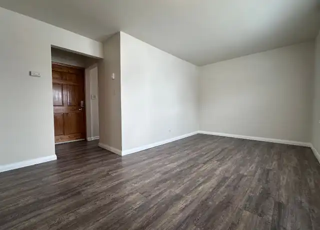 Property at 912 Mather St Unit 2, Green Bay, WI, 54303, 1 bed, 1 bath, [object Object]