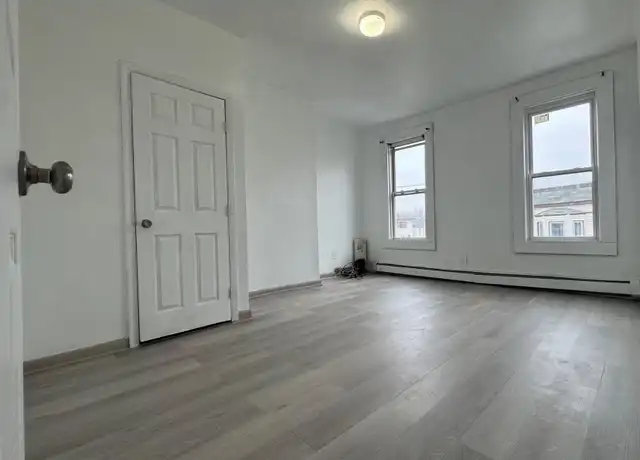 Property at 4 Seidler St Unit 3, Jersey City, NJ, 07304, 3 beds, 1 bath, [object Object]