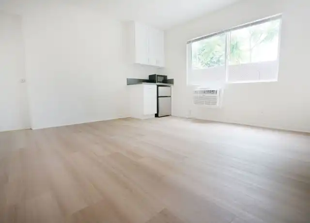 Property at 6820 Laurel Canyon Blvd Unit 10, North Hollywood, CA, 91605, 0 beds, 1 bath, [object Object]