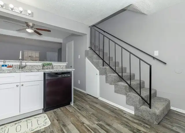Property at Pioneer Creek Townhomes - 600 W Pioneer Pkwy, Arlington, TX, 76010, 1-2 bed, 1-1.5 bath, [object Object]