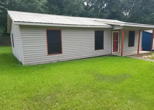 Property at 1924 Railroad St, Nacogdoches, TX, 75961, 4 beds, 1 bath, [object Object]